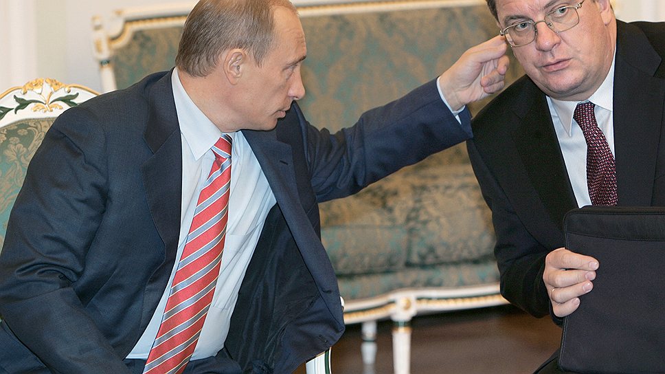 Президент России Владимир Путин (слева) и Сергей Приходько
