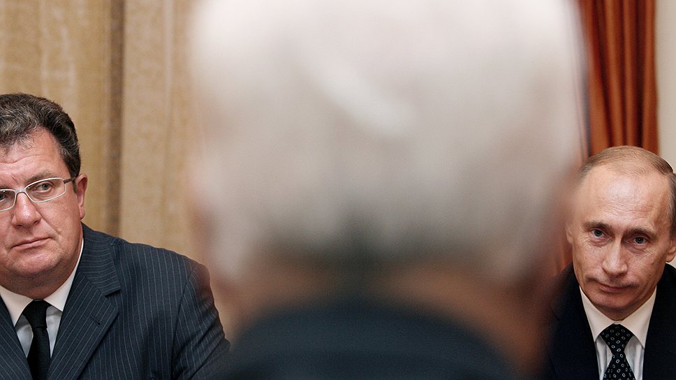 Президент России Владимир Путин и помощник Президента России Сергей Приходько, 2008 год