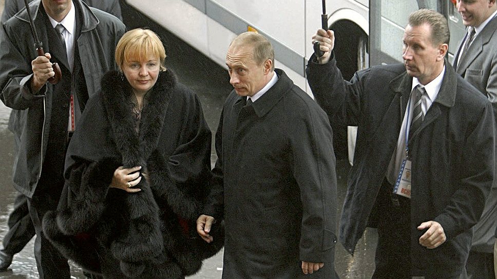 Перед церемонией открытия площади Петра Великого в Санкт-Петербурге, 2003 год 