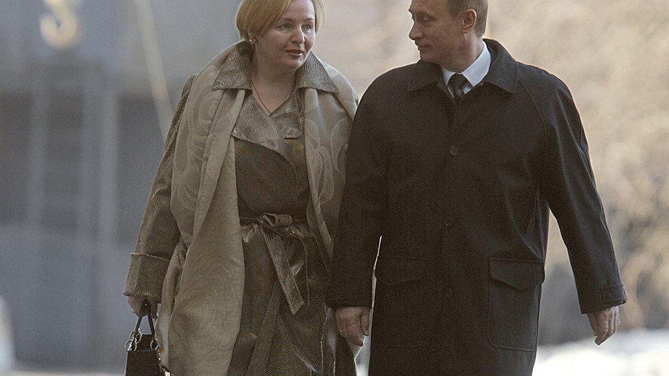 Перед голосованием на выборах президента России, 2004 год  