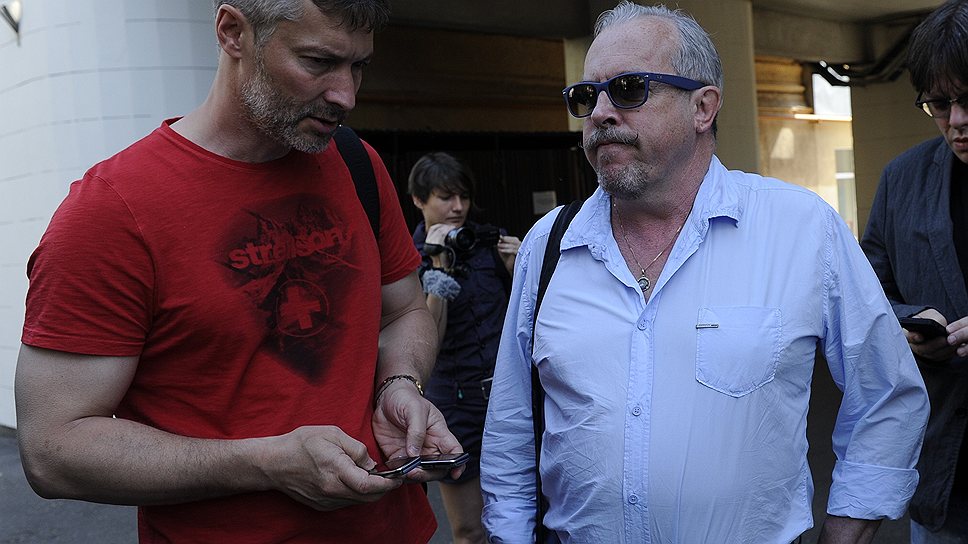 Слева направо: глава фонда "Город без наркотиков" Евгений Ройзман, музыкант Андрей Макаревич и режиссер Валерий Тодоровский 
