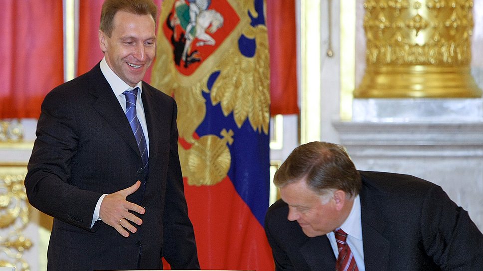 15.09.2008 Первый заместитель председателя правительства России Игорь Шувалов (слева) и президент ОАО "Российские железные дороги" Владимир Якунин во время встречи президента России Дмитрия Медведева с представителями предпринимательского сообщества 