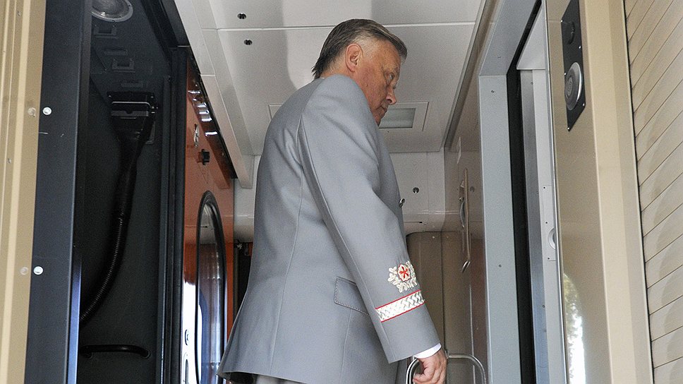 03.08.2011 Президент ОАО "Российские железные дороги" Владимир Якунин во время презентации поезда - передвижного выставочно-лекционного комплекса 
