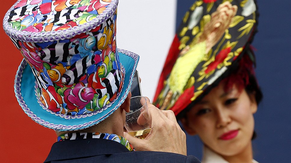 Экстравагантностью своих нарядов на Royal Ascot могут похвастаться не только дамы