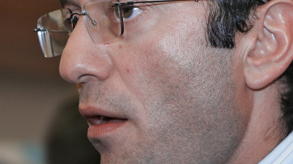 Владелец группы "Нафта Москва" Сулейман Керимов страхует риски в политике с 1999 года. В Госдуме III и IV созывов он был депутатом от ЛДПР, а в 2007 году стал членом Совета федерации от родного Дагестана. 