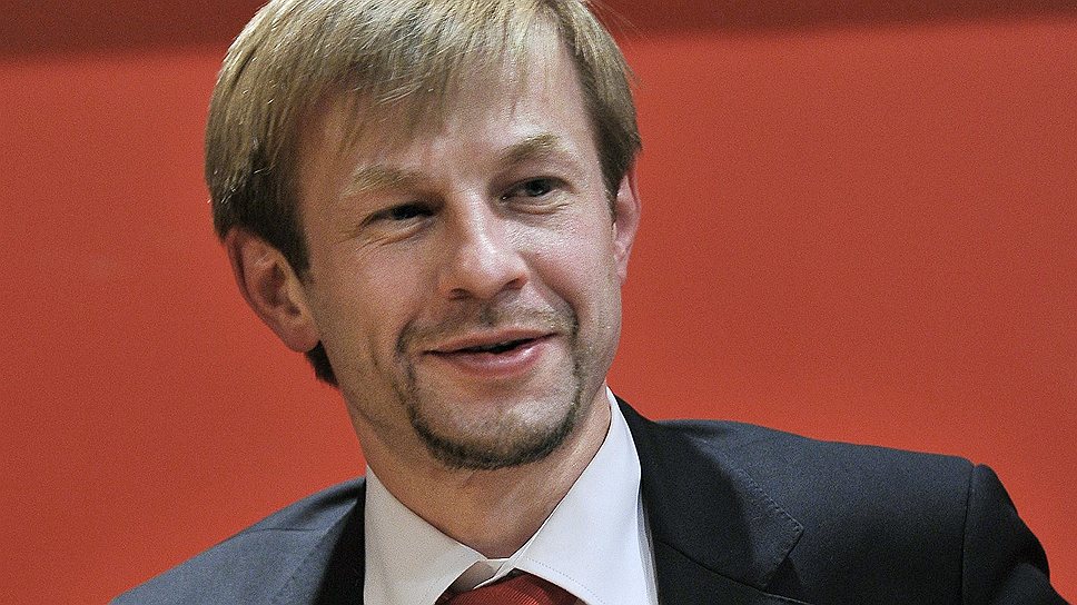 29 ноября 2012 года Евгений Урлашов обращался к президенту Владимиру Путину с жалобой на действия региональных властей — и лично на губернатора Ярославской области Сергея Ястребова 