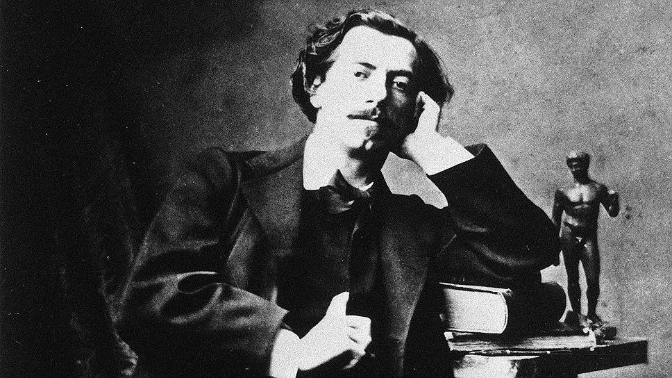 Создатель статуи — французский скульптор Фредерик Огюст Бартольди. Существует версия, что натурщицей была Изабелла Бойер, жена Исаака Зингера, создателя швейной машинки Zinger