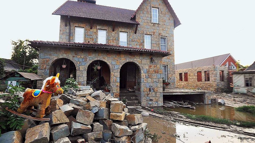 Последствия наводнения в городе Крымске. Жилой дом, 2012 год