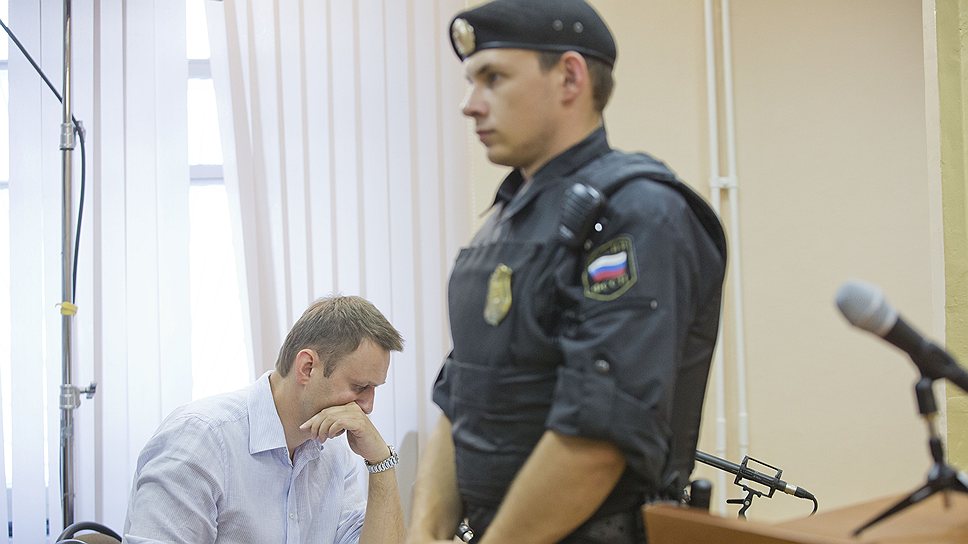 Защита Алексея Навального отмечает, что следствие занимается подменой понятий, предлагая рассматривать предпринимательскую деятельность как преступную 