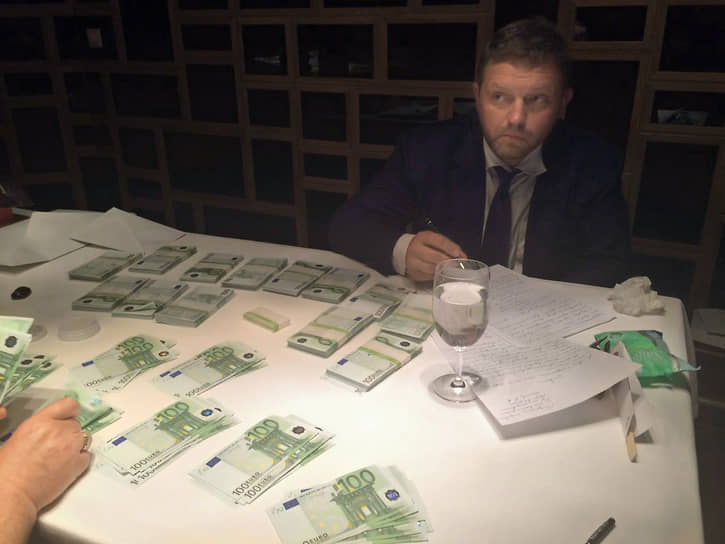 24 июня 2016 года в Москве при получении взятки в размере €400 тыс. был задержан губернатор Кировской области Никита Белых. 1 февраля 2018 года Пресненский районный суд Москвы приговорил экс-главу региона Белых к восьми годам колонии строгого режима и штрафу 48 млн руб. В июле 2021 года стал фигурантом нового дела, где ему грозит до семи лет лишения свободы за превышение должностных полномочий