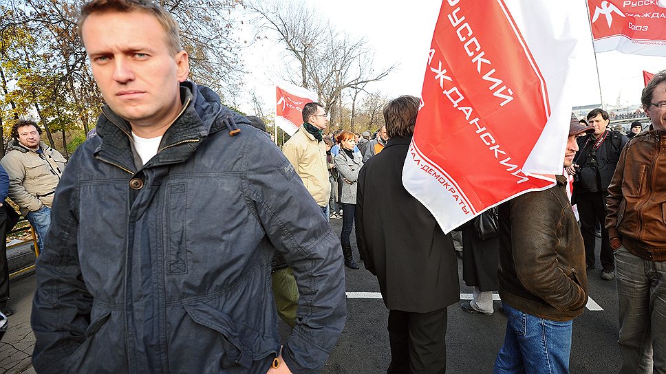 Алексей Навальный (слева) на митинге под лозунгом «Хватит кормить Кавказ!» на Болотной площади, 2011 год