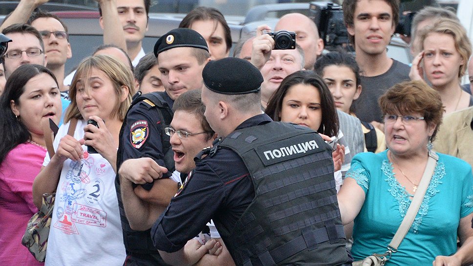 Задерживают в основном молодых людей 