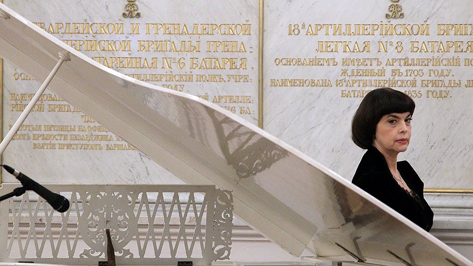 В 2010 году Мирей Матье была удостоена государственной награды РФ за большой вклад в укрепление дружбы, сотрудничества и развитие культурных связей с Россией