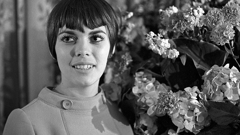 Впервые певица приехала в СССР в составе французского мюзик-холла в 1967 году. Двадцать лет спустя Мирей Матье дала 20 концертов в «Олимпийском» в Москве и СКК им.Ленина в Ленинграде