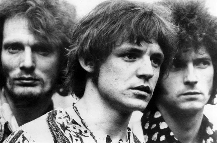 1966 год. Британская группа Cream дала свой первый концерт на фестивале джазовой и блюзовой музыки в Виндзоре На фото слева направо: Джинджер Бейкер, Джек Брюс, Эрик Клэптон