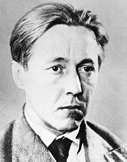 В 1936 году Александр Солженицын поступил на физмат Ростовского госуниверситета — отличник, сталинский стипендиат, помимо физики и математики самостоятельно углубившийся в дебри истории и марксизма-ленинизма. В 1939 году поступил еще и на заочное отделение литературного факультета МИФЛИ