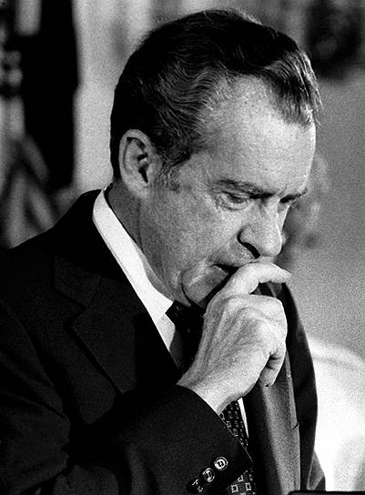 1974 год. Президент США Ричард Никсон объявил, что уходит в отставку в связи с Уотергейтским скандалом 