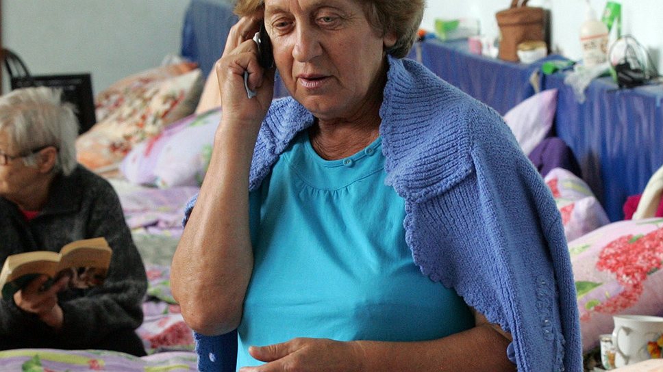 Пострадавшие от наводнения, в пункте временного размещения.  Краевой  дворец культуры и спорта «Русь». Пострадавшим будет выделено по 110 тыс. рублей на каждого члена семьи 
