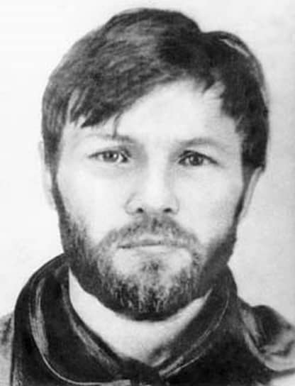 Александр Солоник (Валерьяныч) — киллер курганской ОПГ, причастный к убийству приемного сына «вора в законе» Япончика и лидера бауманской ОПГ Владислава Ваннера по кличке Бобон. Совершил три побега из-под стражи. Был убит в Греции в 1997 году членом ореховской ОПГ Александром Пустоваловым (Саша Солдат;  в 2005 году приговорен к 22 годам тюрьмы) по приказу Сергея Буторина 