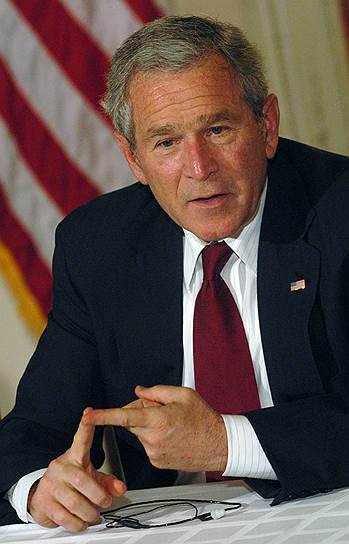 17 июля 2006 года на саммите G8 в Санкт-Петербурге президент США Джордж Буш-младший, обращаясь к премьер-министру Великобритании Тони Блэру, сказал: «Как только Сирия и "Хезболла" перестанут замешивать там (на Ближнем Востоке.— "Ъ") дерьмо, все это закончится». Также президент США поблагодарил британского премьера за подаренный свитер, сообщил, что предпочитает диетическую кока-колу, и пожаловался на слишком длинные речи некоторых лидеров на саммите 