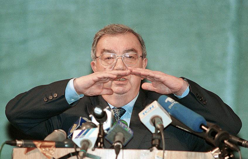 23 ноября 1998 года Евгений Примаков подписывает распоряжение о создании Агентства по реструктуризации кредитных организаций (АРКО), которое будет проводить санацию проблемных банков. Цена на нефть — $10,92 за баррель Brent