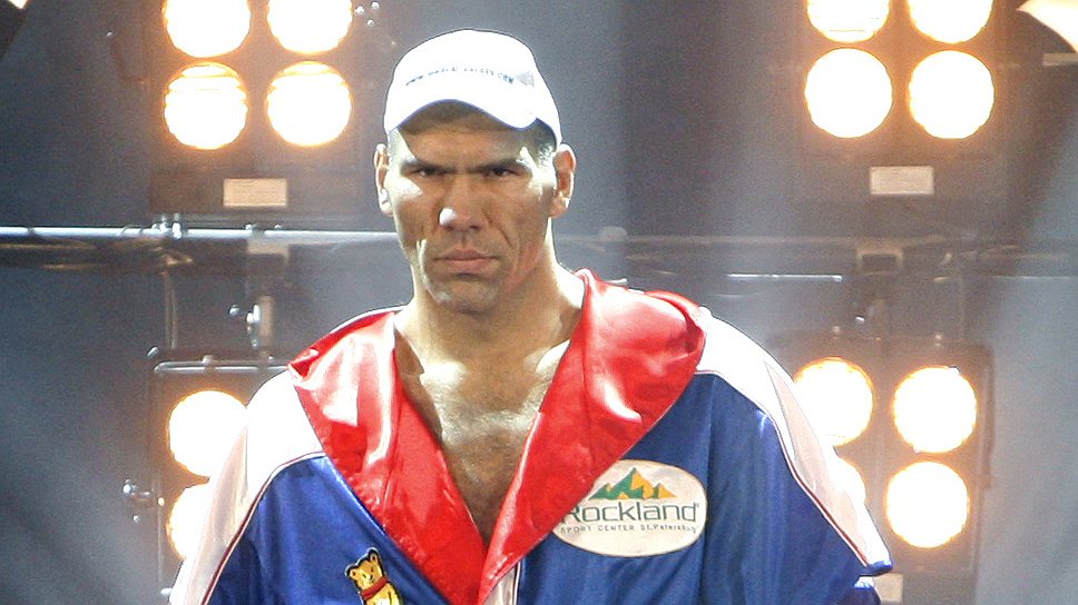 В 2007 году в Петербурге состоялась презентация книги чемпиона мира по версии WBA в супертяжелом весе Николая Валуева и известного спортивного журналиста Константина Осипова под названием «Мои 12 раундов»
