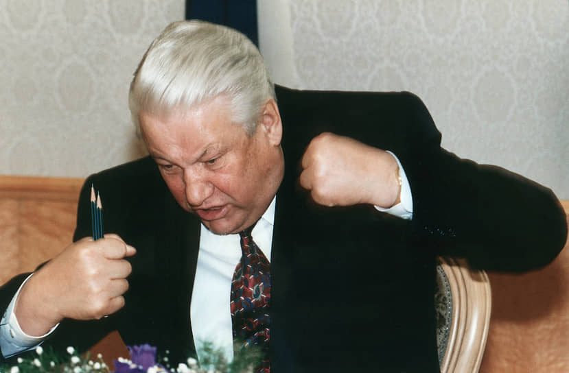 Попытка покушения на первого президента России Бориса Ельцина была предпринята 27 января 1993 года. На чердаке здания на Старой площади сотрудником охраны был задержан 33-летний майор Иван Кислов 