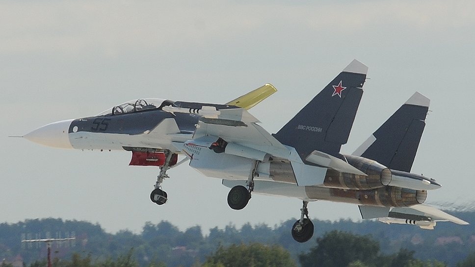 Второй день МАКС-2013 ознаменовался подписанием ряда крупных сделок. Сегодня 28 августа во время второго дня авиасалона ЗАО «Гражданские самолеты сухого» (ГСС) и литовская лизинговая компания AviaAM Leasing подписали соглашение о намерениях на приобретение пяти самолетов Sukhoi Superjet 100 