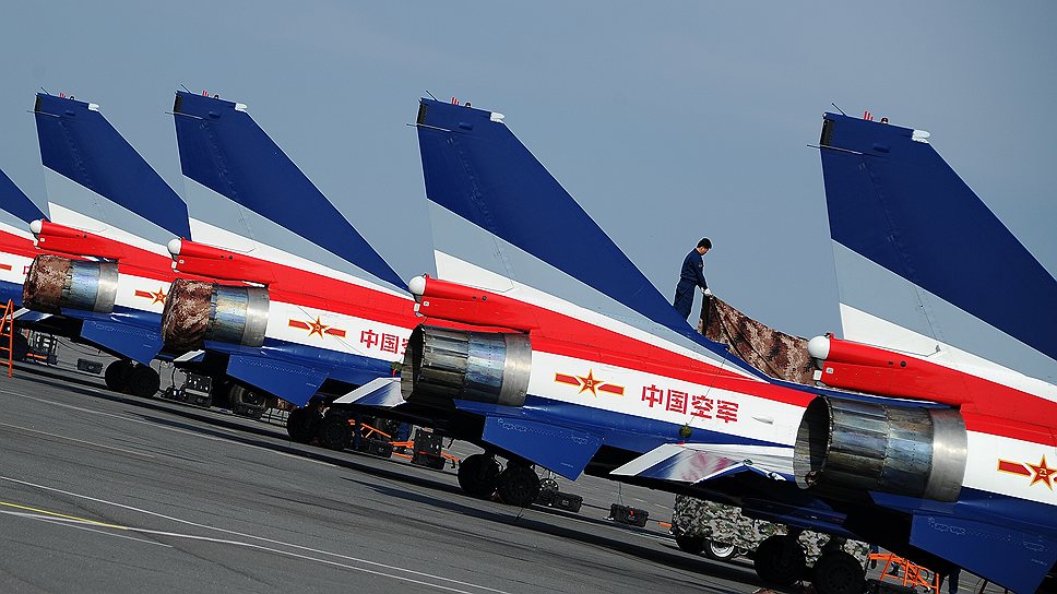 Истребитель пятого поколения Т-50 будет поставляться в ВВС России с 2017 года, но уже в конце текущего года на нем будут проводиться дополнительные испытания 