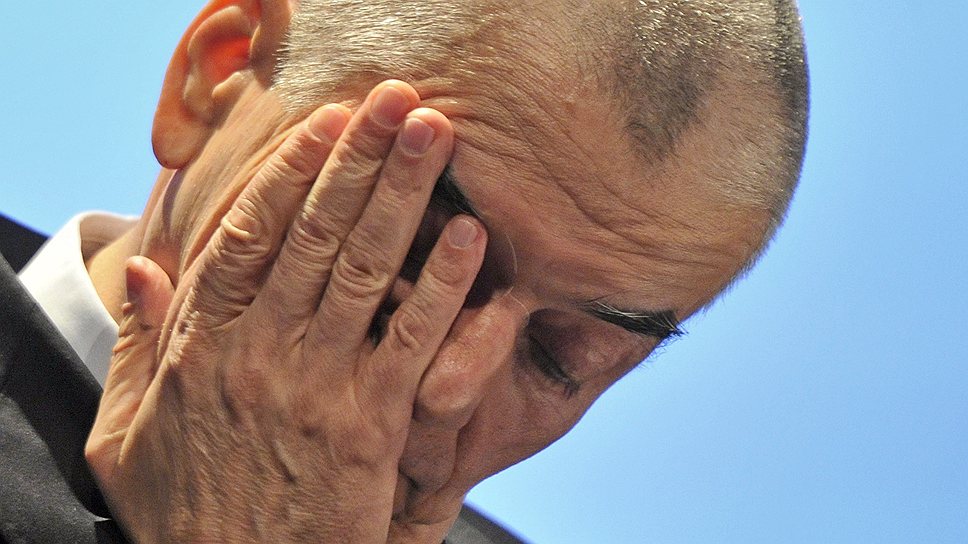 Геннадий Онищенко крайне обеспокоен разговорами о конце света. В декабре 2012 года он высказал мнение, что подобные слухи наносят вред здоровью людей, а тех, кто их распространяет, следует судить. «Вас угнетают, вам говорят: меньше чем через месяц все закончится. Ведь много людей, которые в это верят. Мы живем в обществе, и мы должны думать не только в логистике человека, который ни во что не верит», — считает главный санитарный врач 