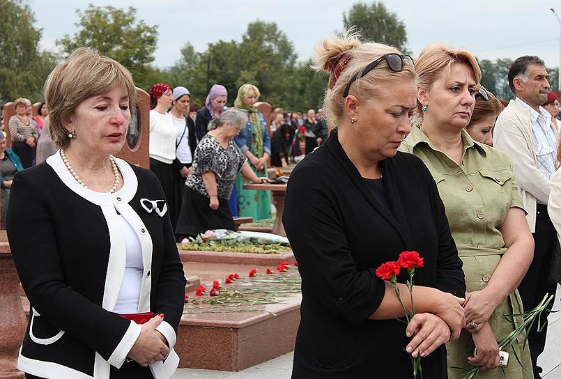 В результате теракта погибли 334 человека, 186 из них — дети 