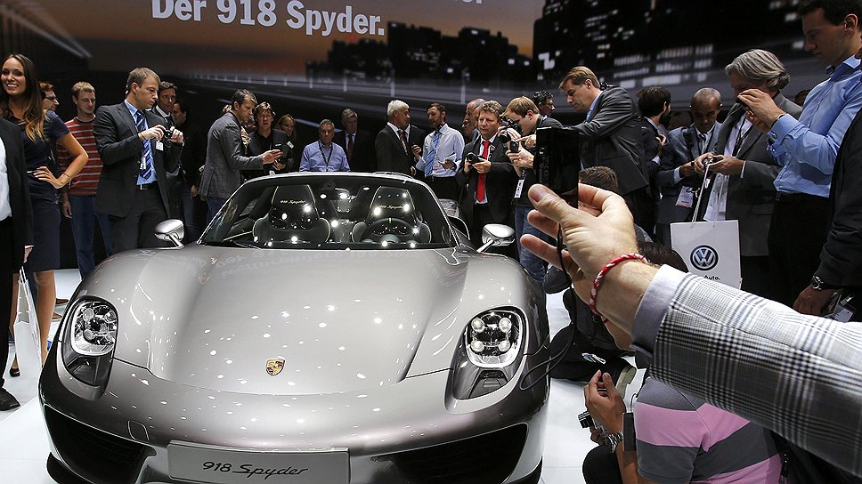 Новый гибридный автомобиль Porsche 918 Spyder 