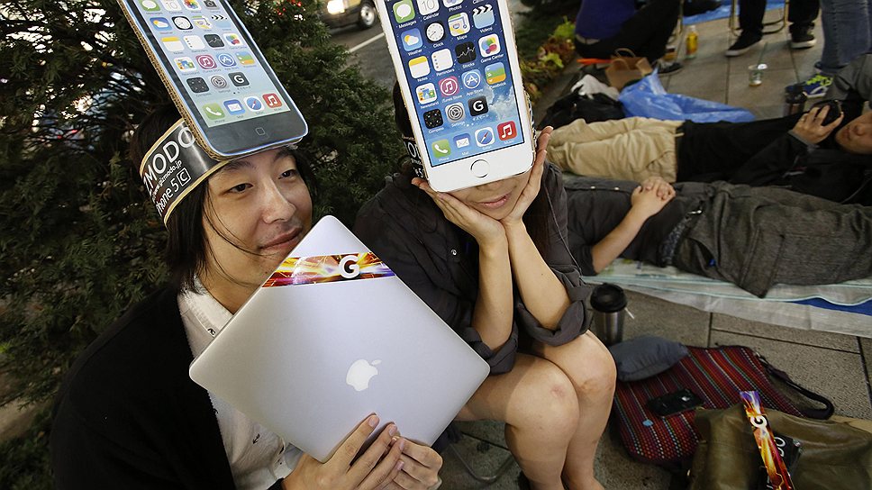 20 сентября. Начались официальные продажи смартфонов iPhone 5S и iPhone 5С