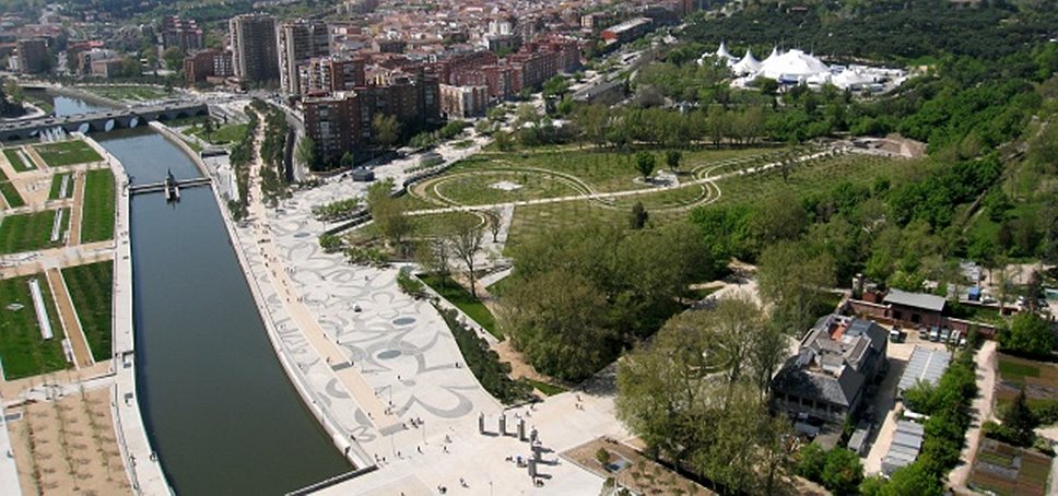 Парк Madrid Rio в Мадриде (120 га; 2006-2011 гг.) 