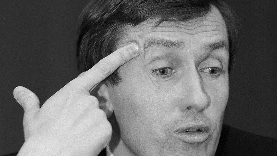 Народный депутат России, член Верховного Совета России, секретарь, заместитель председателя, председатель Комиссии по бюджету, планам, налогам и ценам Совета Республики Верховного Совета России, заместитель министра финансов Российской Федерации (24 сентября 1993 года — 5 января 1994 года), председатель Комиссии по передаче дел Верховного совета России Александр Починок  
