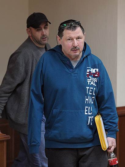 Михаил Глущенко назвал заказчиком покушения на Старовойтову бизнесмена Владимира Барсукова (Кумарина), которого считают основателем тамбовской преступной группировки. В качестве мотива убийства Глущенко называл намерение «прекратить общественно-политическую деятельность» Старовойтовой