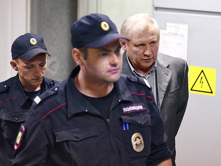 В ходе судебных процессов 2003-2006 годов свидетели называли причастным к организации преступления Михаила Глущенко (на фото), депутата Госдумы II созыва от ЛДПР, по версии СМИ, одного из лидеров тамбовской группировки. В 2009 году он был арестован, позже сознался в подготовке убийства и в 2015 году был осужден на 17 лет