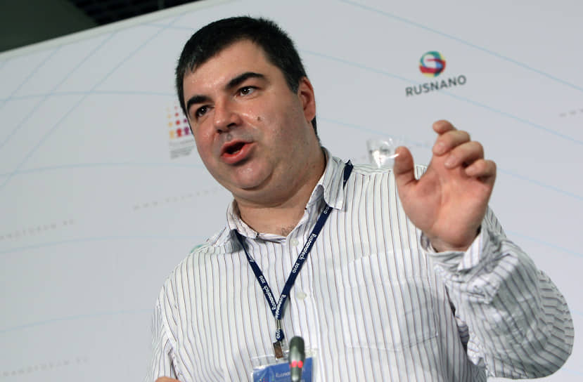 2010 год. Нобелевская премия в области физики присуждена российскому и британскому физику Константину Новоселову «за новаторские эксперименты по исследованию двумерного материала графена» 
