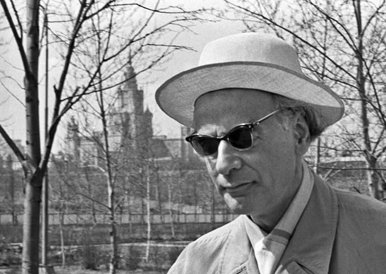 1962 год. Нобелевская премия в области физики присуждена советскому физику теоретику и основателю научной школы Льву Ландау «за пионерские теории конденсированных сред и особенно жидкого гелия» 
