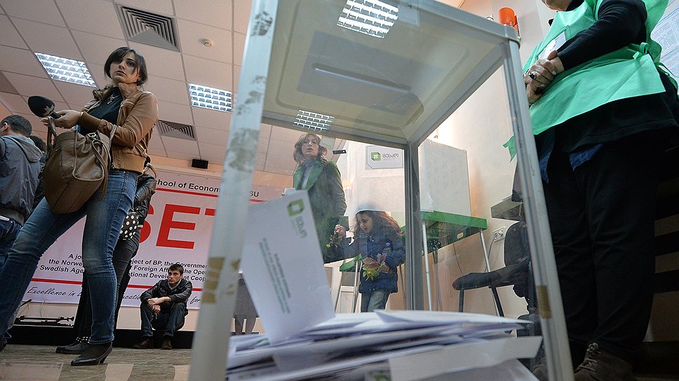 Результаты ЦИКа ненамного расходятся с данными экзит-полов, которые были обнародованы спустя всего пару минут после закрытия избирательных участков 