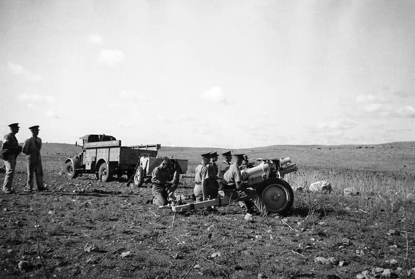 14 мая 1948 года было провозглашено создание государства Израиль, а 15 мая армии стран ЛАГ вторглись в Израиль для создания в Палестине единого арабского государственного образования. В результате войны арабское государство создано не было, Иерусалим был разделен между Трансиорданией и Израилем, сектор Газа перешел под контроль Египта, а Западный берег реки Иордан — Трансиордании