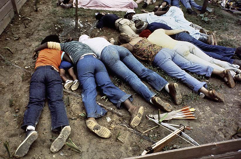 1978 год. В результате массового самоубийства членов секты «Народный Храм» в поселке Джонстаун (Гайана) погибли 911 человек  