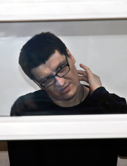 Также на скамье подсудимых оказался арт-директор клуба Олег Феткулов. Он также обвинялся по ч. 3 ст. 238 УК РФ («Оказание услуг, не соответствующих требованиям безопасности, повлекшее по неосторожности причинение тяжкого вреда здоровью и смерть двух и более лиц, группой лиц по предварительному сговору»). Он вышел на свободу в августе 2017 года, после чего работал диджеем и музыкальным продюсером. 26 сентября 2023 года Олег Феткулов умер