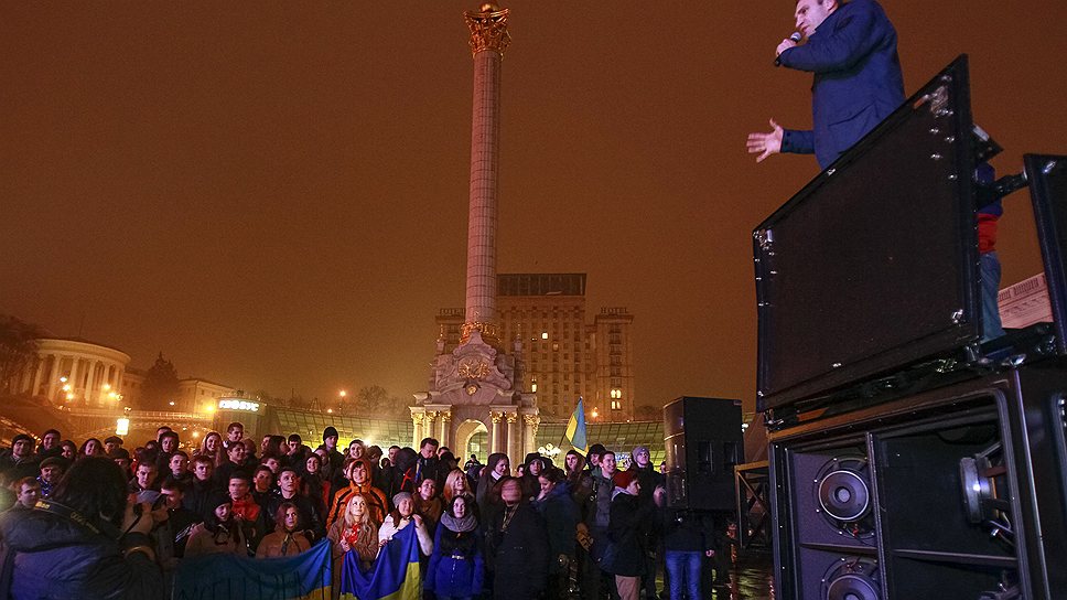 Накануне стало известно, что правительство Украины приостановило подготовку к подписанию соглашения об ассоциации с ЕС и одновременно приняло решение активизировать переговоры с Россией и странами Таможенного союза 
