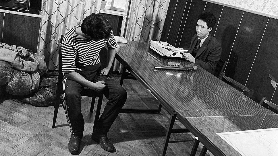 По данным Минздрава СССР в 1963 году с каждого гектара посевов опийного мака, под которым только в Киргизии было занято 6400 га, похищалось в среднем от 5 до 10 кг опия-сырца. В то же время органами внутренних дел в 1969 году изъято у преступников 237 кг опия-сырца, что составило всего лишь 0,35 - 0,7% похищенного. Свыше 99% похищенного опия-сырца у преступников не изымалось, и различными способами и каналами он поступал к потребителям  