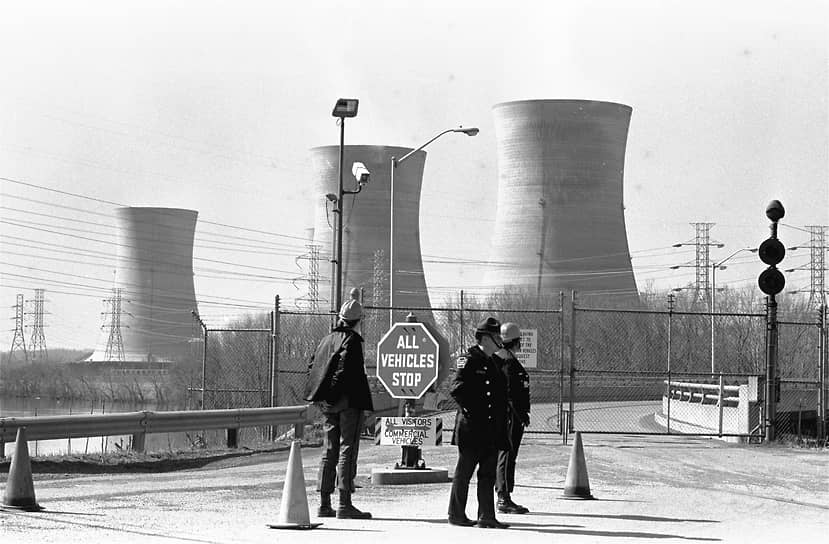 28 марта 1979 года, за семь лет до катастрофы в Чернобыле, на атомной станции Три-Майл-Айленд в Пенсильвании произошла самая тяжелая ядерная авария в США. По различным оценкам, радиоактивность выброшенных в атмосферу газов составила от 2,5 до 13 млн кюри 