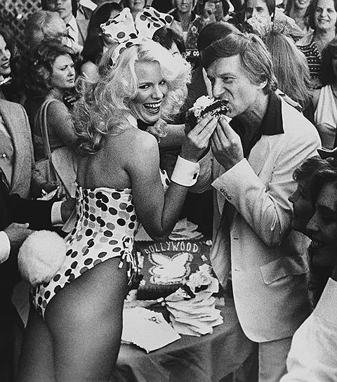 В 1972 году тираж Playboy достиг своего пика — ноябрьский номер был выпущен в количестве 7 млн экземпляров. Журнал распространялся по всему миру:  где легально, а где и нет 