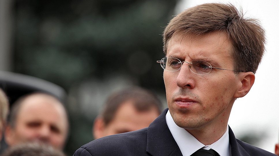 Согласно распоряжению Дорина Киртоакэ, 9 мая будет отмечаться День Европы. Дмитрий Рогозин разместил в своем Facebook ссылку на статью о решении мэра Кишинева, и комментарий «Ну и придурок!» 