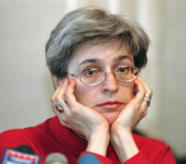 7 октября 2006 года в Москве была застрелена журналистка «Новой газеты» (признана иностранным агентом) Анна Политковская, освещавшая военные действия в Чечне. В июне 2014 года пожизненное заключение получили организатор преступления чеченский авторитет Лом-Али Гайтукаев и его племянник Рустам Махмудов, стрелявший в журналистку. Остальные фигуранты дела — братья Ибрагим и Джабраил Махмудовы, следившие за жертвой, а также бывший милиционер Сергей Хаджикурбанов — получили от 12 до 20 лет колонии