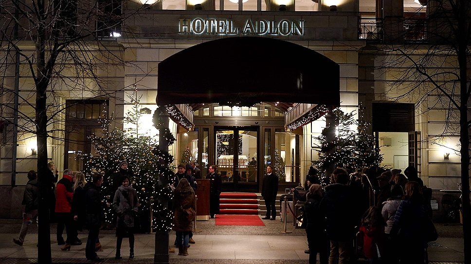 Михаил Хорковский поселился в пятизвездочном отеле Adlon Kempinski в центре Берлина 
